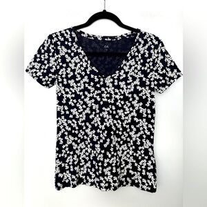 NWOT! C&A Navy & White Floral V-Neck T-Shirt - Small Made in Germany